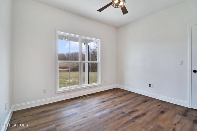 225 Georgee Rd, Jamestown, TN 38556