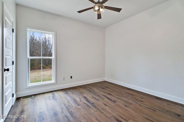 225 Georgee Rd, Jamestown, TN 38556