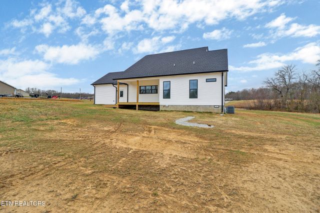 225 Georgee Rd, Jamestown, TN 38556