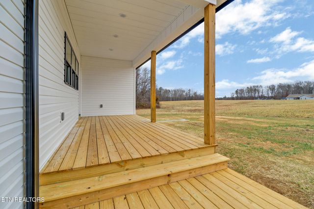 225 Georgee Rd, Jamestown, TN 38556