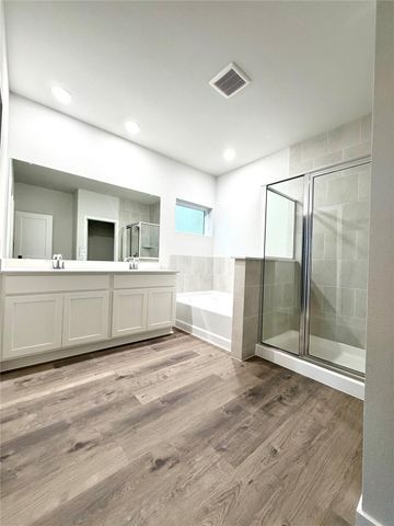 533 Shoreview Drive, Conroe, TX 77303