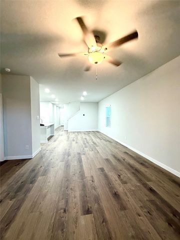 533 Shoreview Drive, Conroe, TX 77303