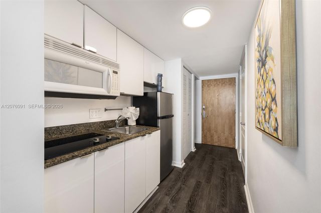 1200 Brickell Bay Drive 4010, Miami, FL 33131