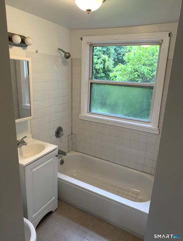 13 Valley Place North, New Haven, CT 06515