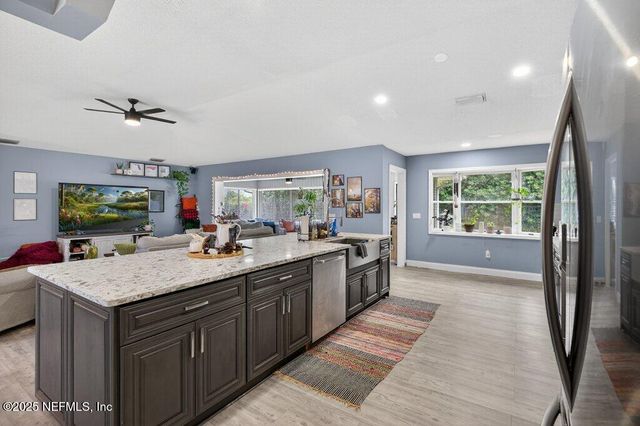7 WINTERBERRY Place, Palm Coast, FL 32164