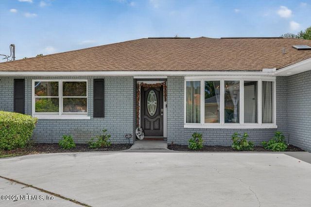7 WINTERBERRY Place, Palm Coast, FL 32164