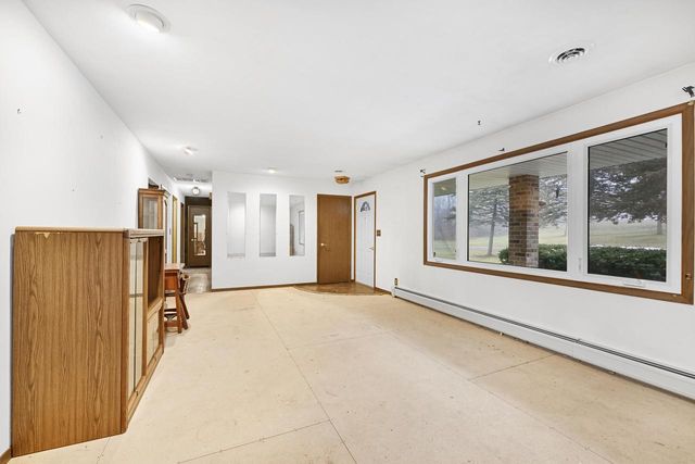 N5907 Aspen DRIVE, Burlington, WI 53105