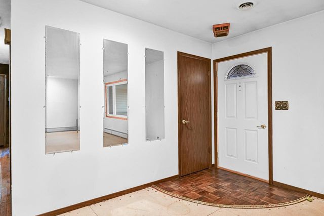 N5907 Aspen DRIVE, Burlington, WI 53105