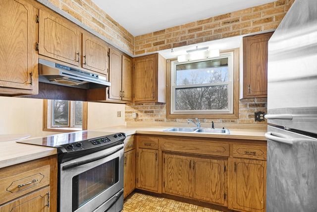 N5907 Aspen DRIVE, Burlington, WI 53105