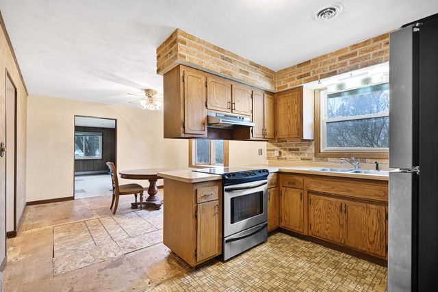 N5907 Aspen DRIVE, Burlington, WI 53105