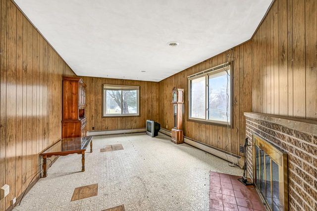 N5907 Aspen DRIVE, Burlington, WI 53105