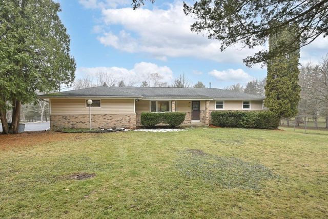 N5907 Aspen DRIVE, Burlington, WI 53105