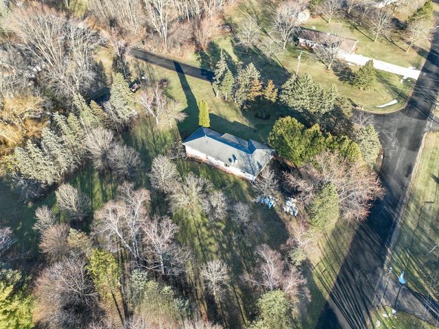 N5907 Aspen DRIVE, Burlington, WI 53105