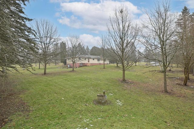 N5907 Aspen DRIVE, Burlington, WI 53105