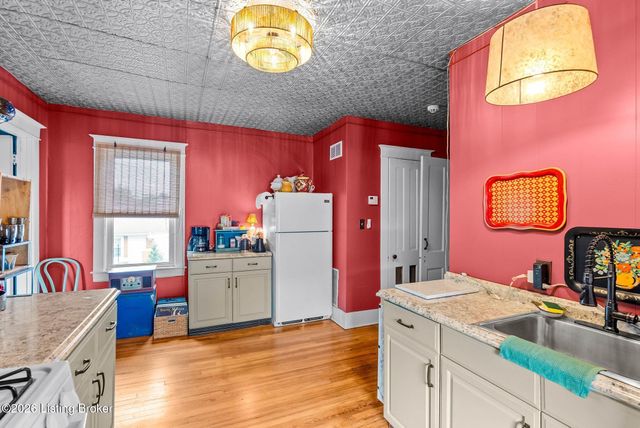 107 Cornell Pl, Louisville, KY 40207