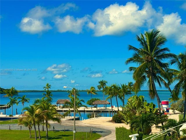 155 Airstream Ln, Tavernier, FL 33070