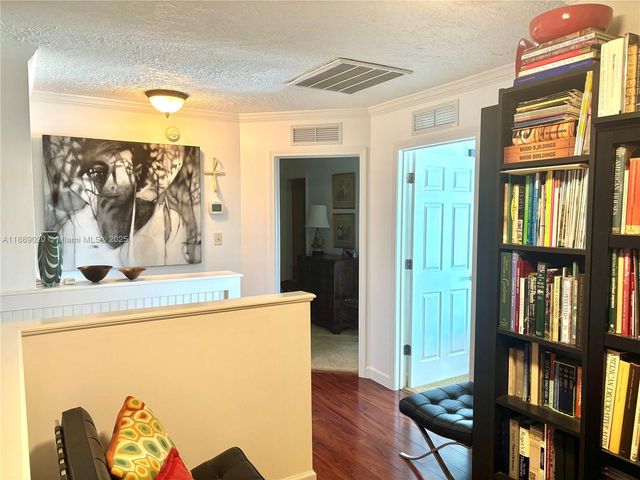 155 Airstream Ln, Tavernier, FL 33070