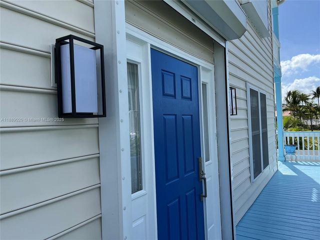 155 Airstream Ln, Tavernier, FL 33070