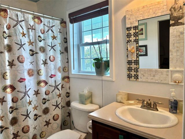 155 Airstream Ln, Tavernier, FL 33070