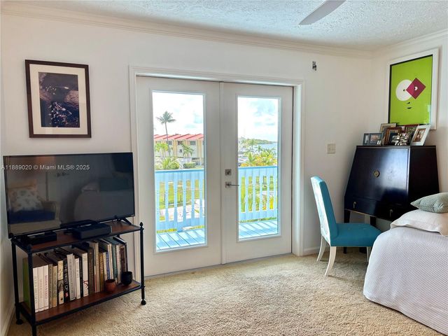 155 Airstream Ln, Tavernier, FL 33070