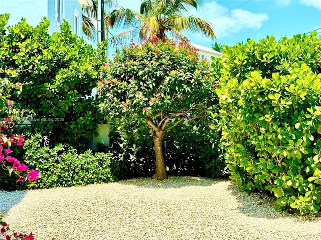 155 Airstream Ln, Tavernier, FL 33070