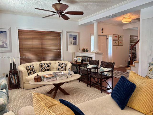 155 Airstream Ln, Tavernier, FL 33070