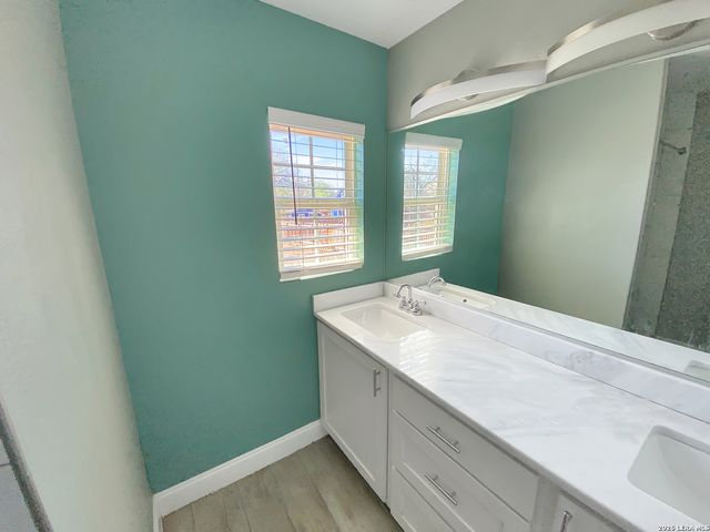 1614 W Martin, San Antonio, TX 78207