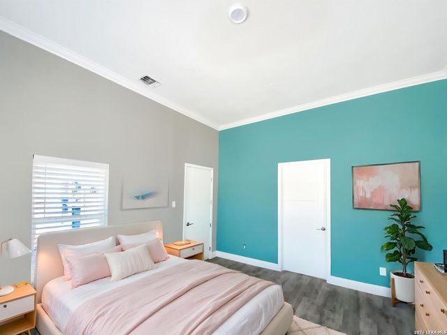 1614 W Martin, San Antonio, TX 78207