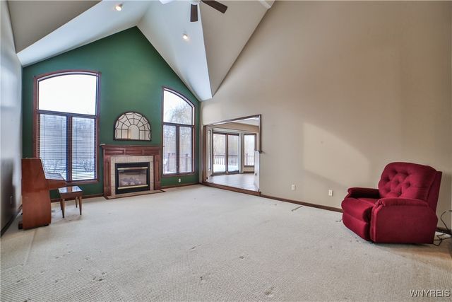 1372 Majestic Woods Drive, Grand Island, NY 14072