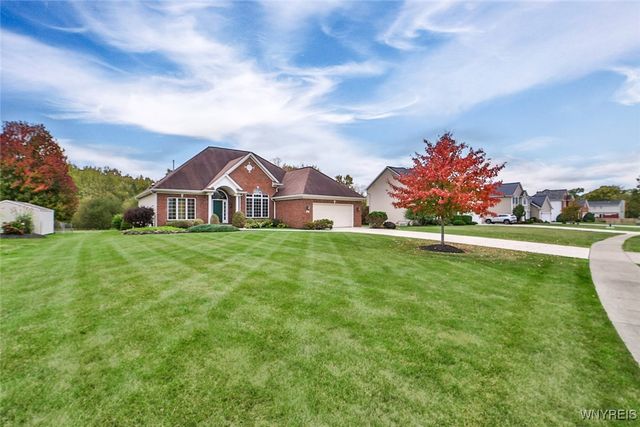 1372 Majestic Woods Drive, Grand Island, NY 14072