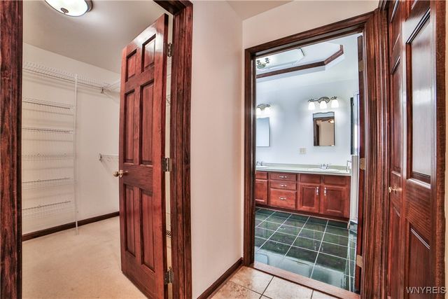 1372 Majestic Woods Drive, Grand Island, NY 14072