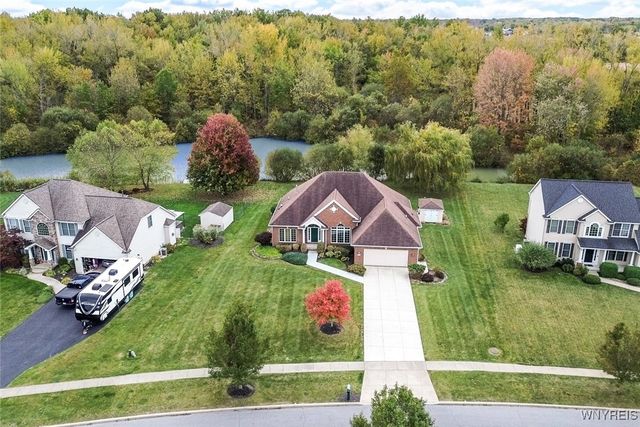 1372 Majestic Woods Drive, Grand Island, NY 14072