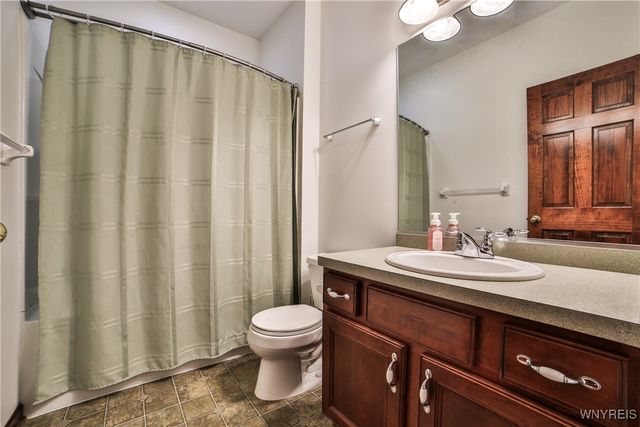 1372 Majestic Woods Drive, Grand Island, NY 14072