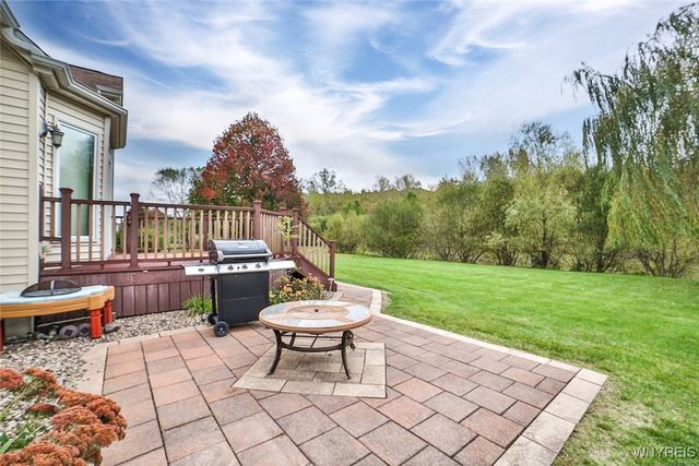 1372 Majestic Woods Drive, Grand Island, NY 14072