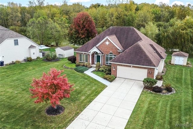 1372 Majestic Woods Drive, Grand Island, NY 14072