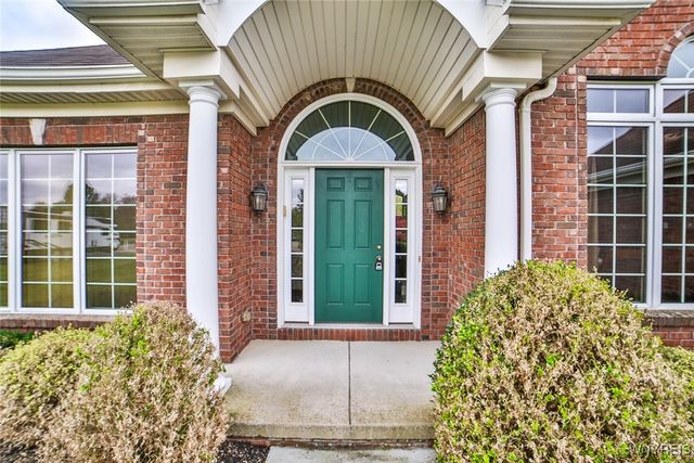 1372 Majestic Woods Drive, Grand Island, NY 14072