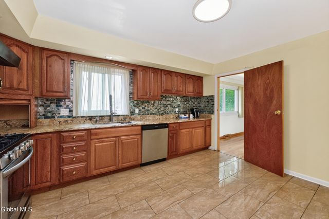 37 Marwill Street, Albany, NY 12209