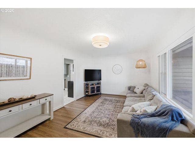 4086 BELL Ave, Eugene, OR 97402