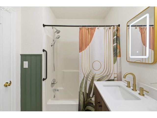 4086 BELL Ave, Eugene, OR 97402