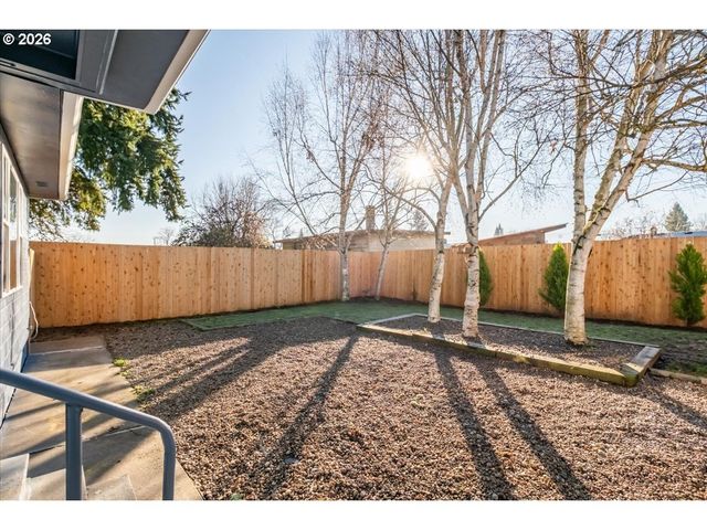 4086 BELL Ave, Eugene, OR 97402