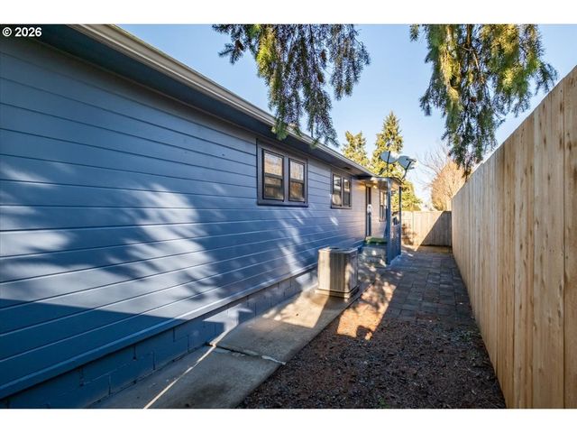 4086 BELL Ave, Eugene, OR 97402