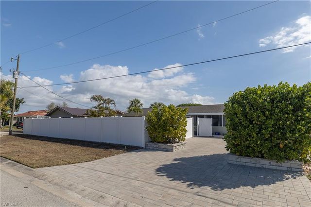 4721 Orange Grove BLVD, North Fort Myers, FL 33903