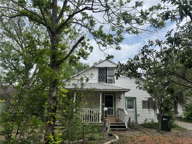 635 Victoria Ave, Taft, TX 78390