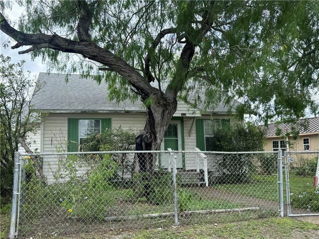 635 Victoria Ave, Taft, TX 78390