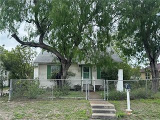 635 Victoria Ave, Taft, TX 78390