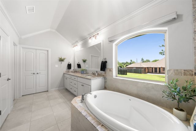 4706 W Wedgefield Road, Granbury, TX 76049