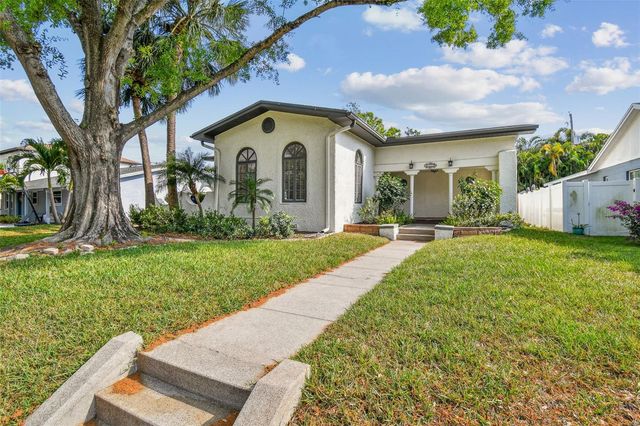 3120 S JULIA CIRCLE, Tampa, FL 33629