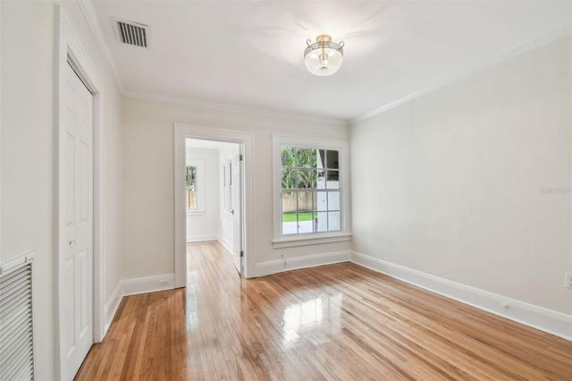 3120 S JULIA CIRCLE, Tampa, FL 33629