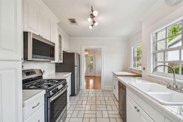 3120 S JULIA CIRCLE, Tampa, FL 33629