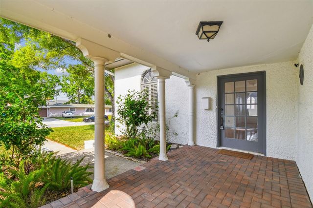 3120 S JULIA CIRCLE, Tampa, FL 33629
